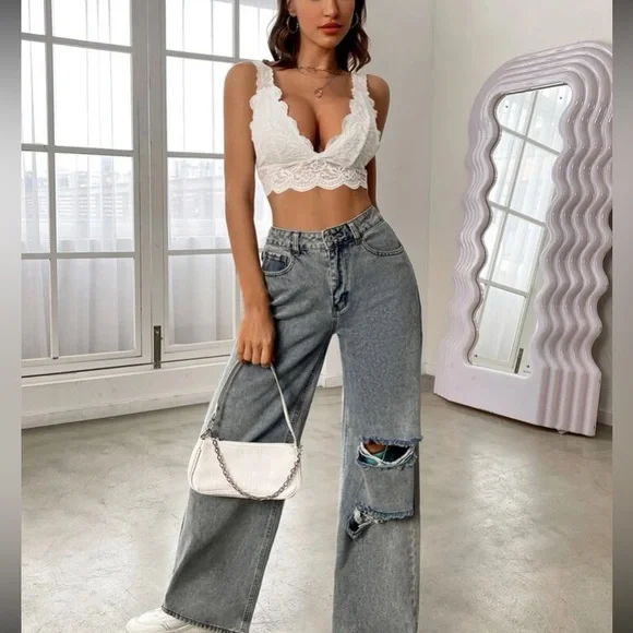 Sexy white scallop lace bralette crop top - Picture 6 of 6